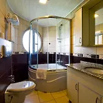 Royal Sebaste מלון